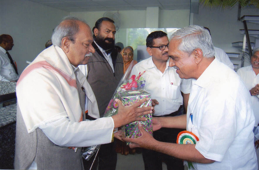 Visit of Mr. Vinayakdada Patil & Dr Dharmadhikari to Nashik Branch